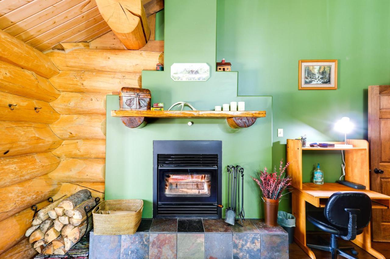 Riverside Log Cabin On-Site Aurora Viewing! North Pole 外观 照片